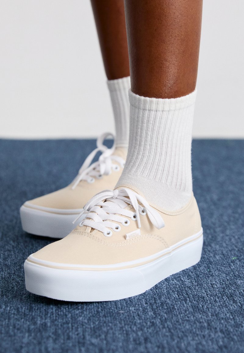 Clearance Platform Vans Authentic Platform Trainer In White Ladies