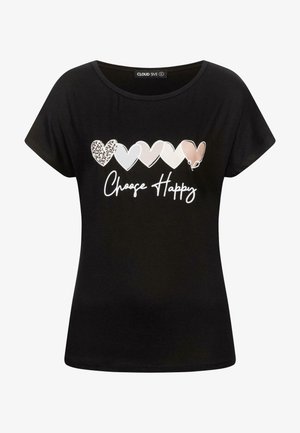 Černé tričko s krátkým rukávem a kulatým výstřihem, zdobené barevným srdcem a textem "Vyber si štěstí" v bílé barvě.