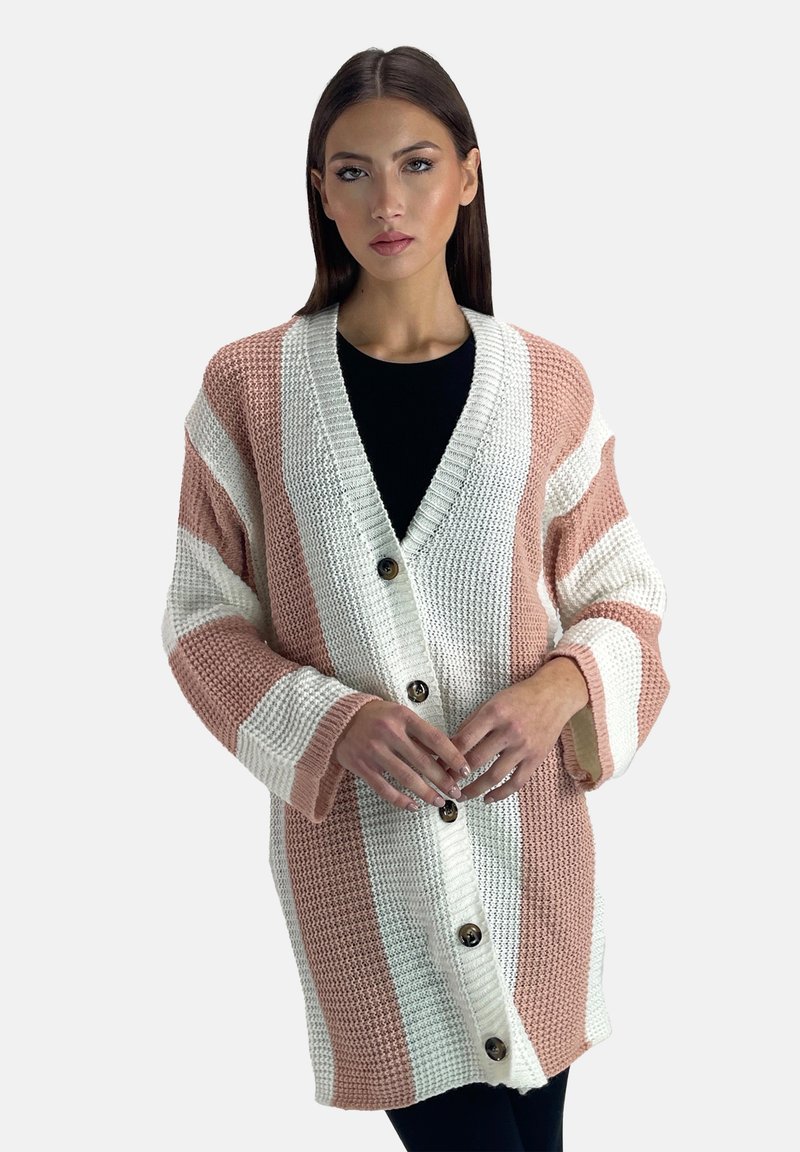 Sweter wykonany na drutach, z różowo-białymi paskami, oversize'owymi rękawami, dekoltem w serek oraz brązowymi guzikami z przodu. Teksturowany materiał.
