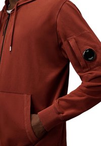 C.P. Company Sweater met rits - braun