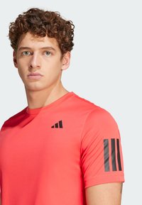 adidas Performance CLUB 3 STRIPES TEE - T-skjorte til trening - semi lucid red