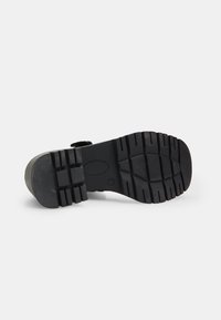 Bata Platform magas sarkúk - nero