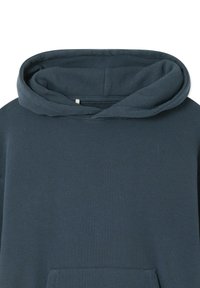 Sweat à capuche bleu foncé avec une poche frontale sans logos ni motifs visibles sur fond uni.