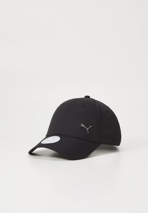 Cappellino da baseball nero in tessuto, con visiera curvata e logo argentato. Design a sei pannelli con occhietti di ventilazione, texture liscia.