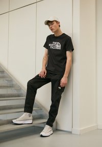 The North Face ANTICLINE PANT - Kapsáče - black