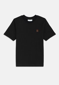Svart bomull t-skjorte med korte ermer og rund hals, med en oransje brodert "II" på venstre brystområde.