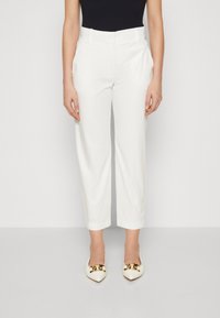 Tommy Hilfiger STRAIGHT  - Pantaloni - optic white