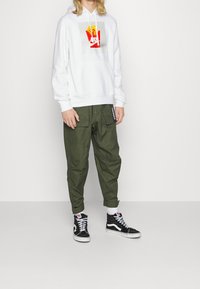 Nike Sportswear Mikina s kapucí - white