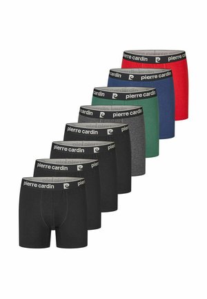 Acht paar herenshort in verschillende kleuren: zwart, grijs, groen, blauw, rood. Elk met een zwarte elastische tailleband met logo.