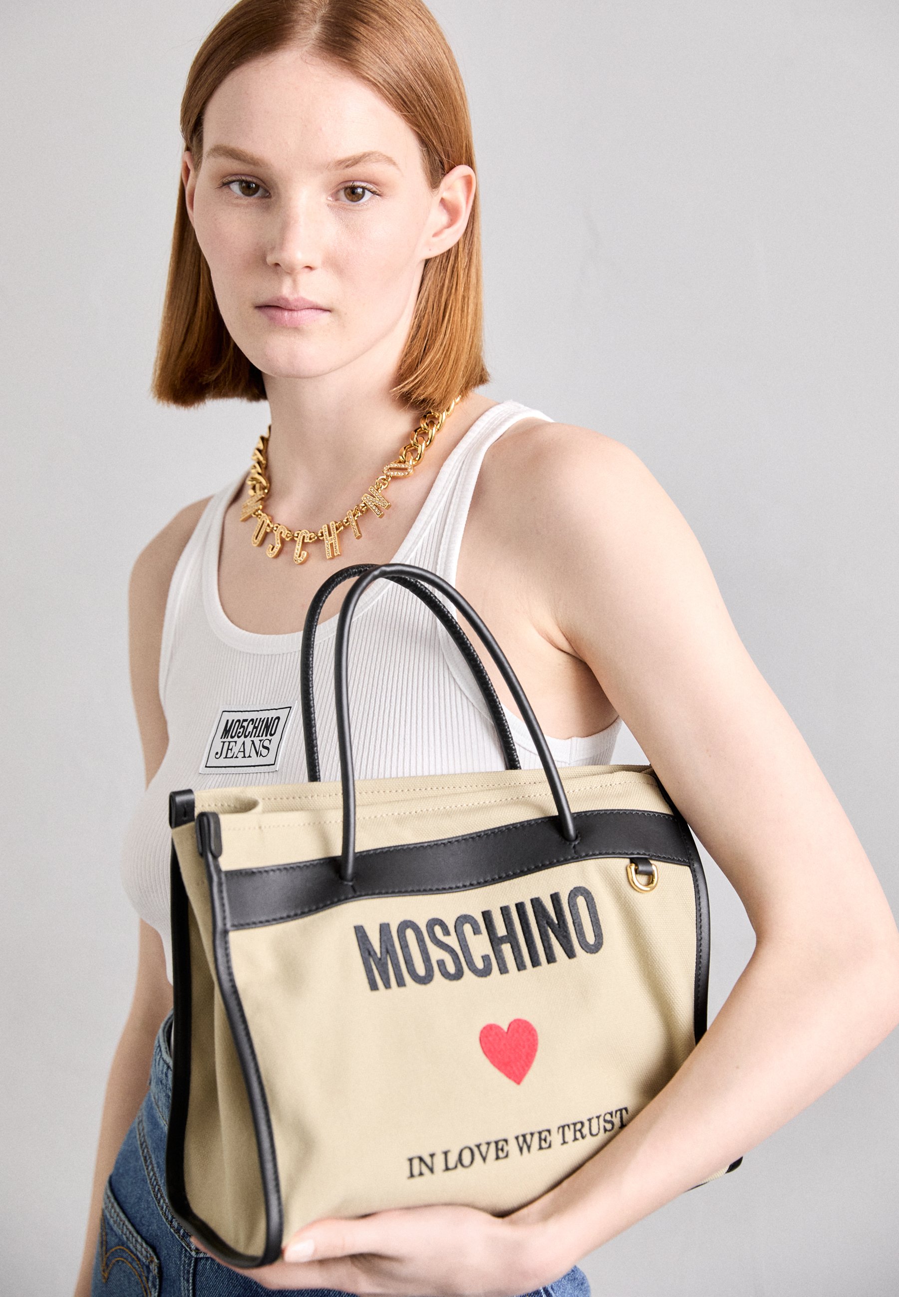 MOSCHINO IN LOVE WE TRUST - Handtasche - beige - Zalando.de 