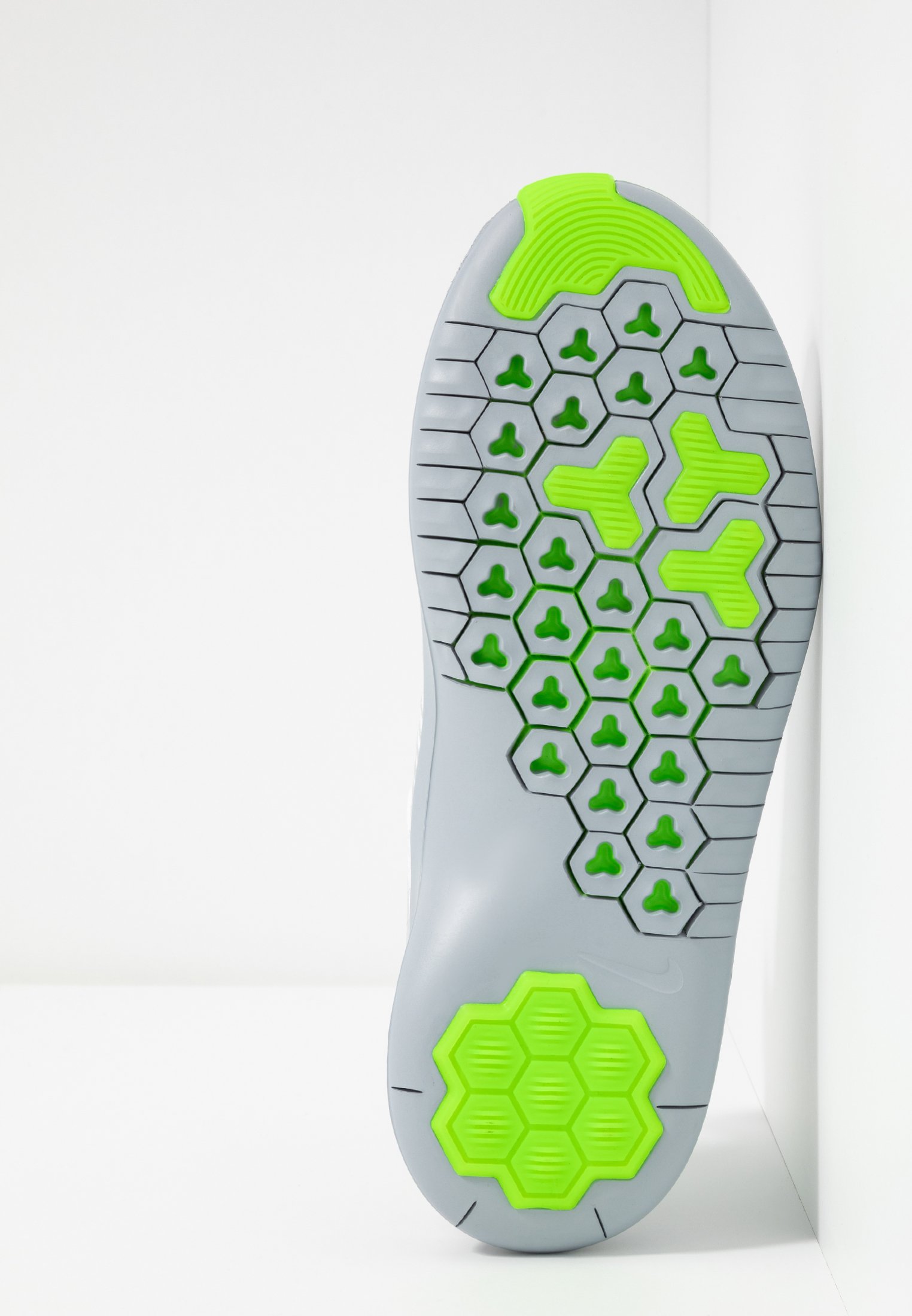 nike performance hyperflora free tr ultra