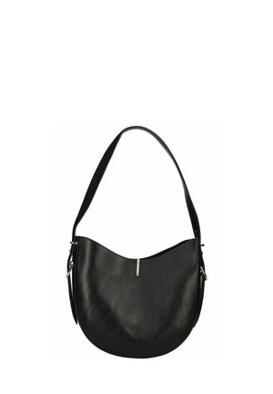 Czarna skórzana torebka na ramię w kształcie półksiężyca z pojedynczym paskiem, ozdobiona małym pionowym metalowym akcentem na górnym środku.