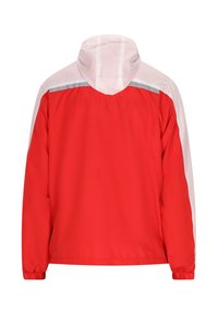 Rote Windjacke mit weißem oberen Rücken und Kapuze, grauem reflektierendem Streifen unter der Kapuze und weißen Streifen entlang der Ärmel, von hinten gezeigt.