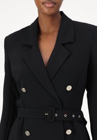 Guess LEONIE - Laisvo kirpimo suknelė - jet black