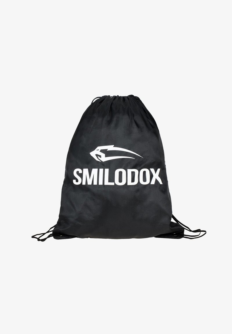 Mochila negra con cordón hecha de material ligero, que presenta un destacado logo blanco "SMILODOX" y una textura elegante y suave.
