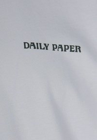Daily Paper MATCHSTICK SHIELD - T-shirt con stampa - grigio
