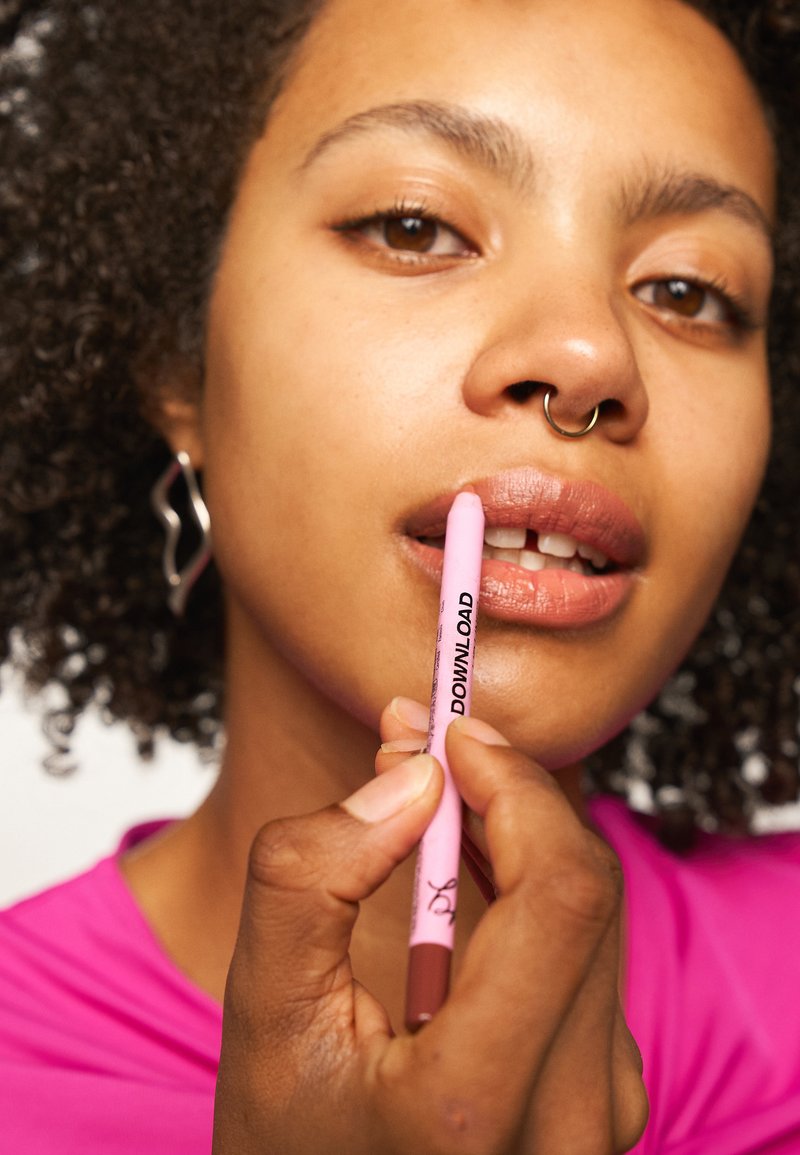 BH Cosmetics - BH LOS ANGELES DOWNLOAD LIP LINER SHADE - Läppenna - buzz, Förstora