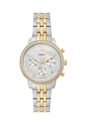 Zweifarbige silberne und goldene Fossil-Armbanduhr mit Perlmutt-Zifferblatt, drei Hilfszifferblättern, Datumsanzeige und mit Kristallen besetzter Lünette.