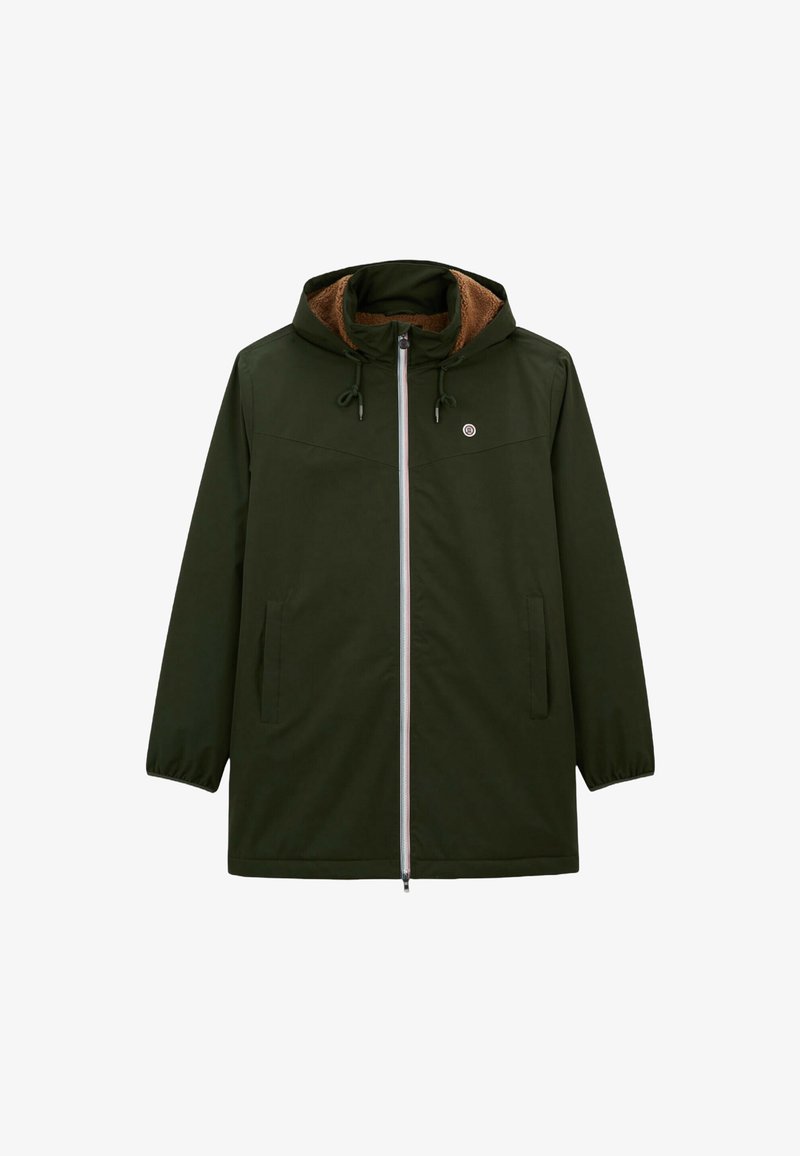 Veste olive verte avec capuche, fermeture éclair à l'avant et deux poches latérales. Intérieur doublé en fausse fourrure marron pour plus de chaleur.