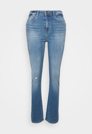 Jeans de perna reta em azul claro, com a cintura alta, feitos de denim. Apresentam um desgaste subtil e um único rasgo no joelho esquerdo.