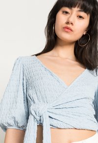 Monki Blusa - blue dusty light