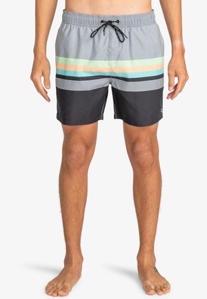 Schwimmshorts aus schnelltrocknendem Material, mit horizontalen Streifen in Grau, Teal, Orange und Schwarz. Elastischer Bund mit Kordelzug.