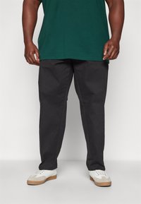 Calvin Klein MODERN TAPERED PLEAT - Chino - black