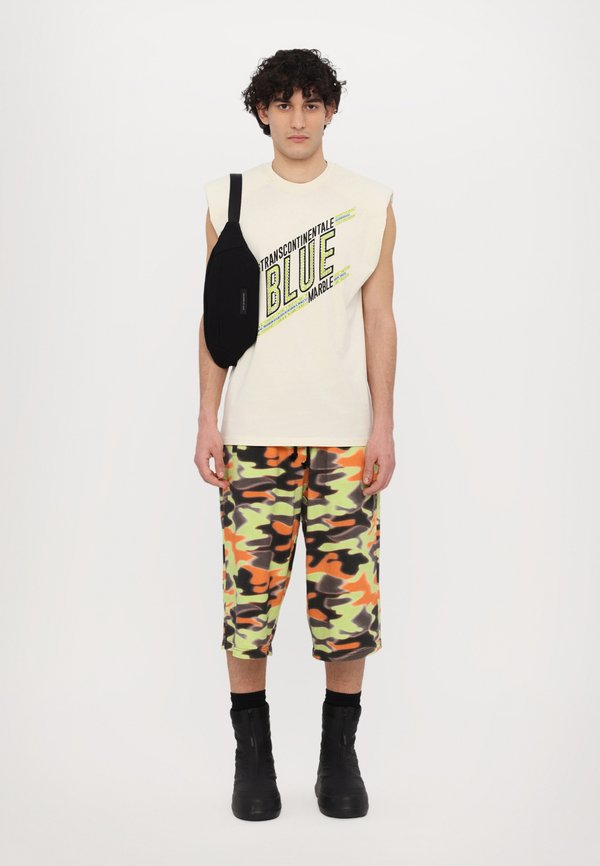 PADDED SHOULDER SLEEVELESS - Top2