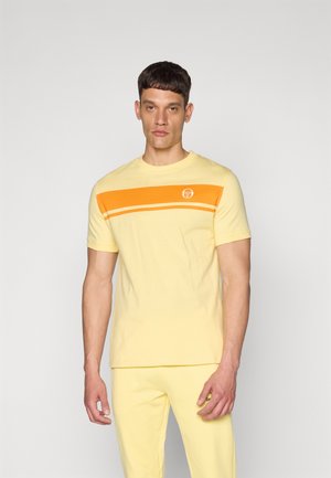 MASTER TEE - Print T-shirt - pale banana/autumn glory