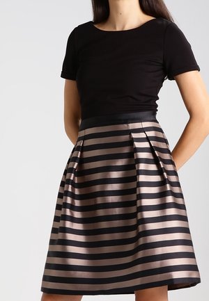 Sukienka z dżerseju