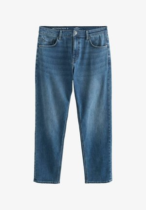 Spijkerbroek in een middelblauwe kleur met een ontspannen pasvorm. Voorzien van vijf zakken, een knoopsluiting en subtiele vervaging aan de voor- en achterkant.