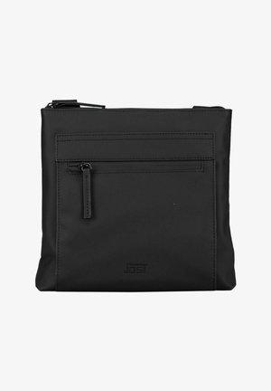 Pochette rectangulaire noire avec poche zippée à l'avant, fermeture zippée en haut et logo de marque discret embossé sur le panneau avant inférieur.