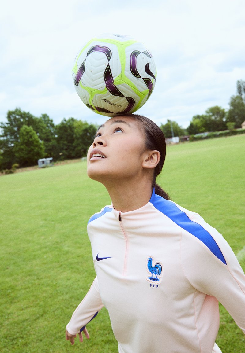 Nike Performance - FRANCE FFF STRIKE DRILLTOP  - Article de supporter d'équipe nationale - washed coral/bright blue, Agrandir