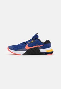 Não selecionado, deep royal blue/magic ember/black/white/pollen