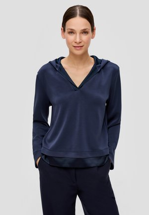 Sweat à capuche bleu marine avec un col en V et une bordure en satin contrastante. Tissu doux, manches longues et coupe décontractée.