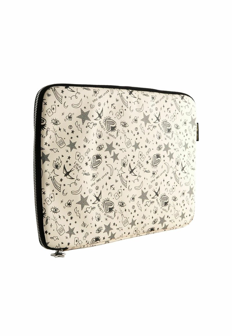Obal na laptop s krémovým pozadím a čiernymi hravými vzormi, vrátane hviezd, sŕdc a očných motívov. Zips pozdĺž okraja.
