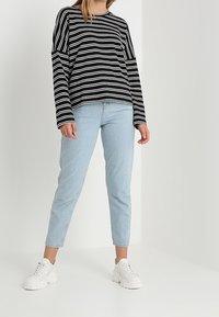 Monki Strickpullover - black