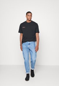 Only & Sons ONSFRED CITY PRINT - T-shirt estampada - black