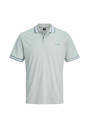 Svetlosivé polo tričko s krátkym rukávom s modrými dvojitými pruhmi na golieri a manžetách, s dvojtlačidlovým placketom a logom "CORE" na hrudi.