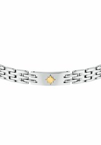 Bracciale in acciaio inossidabile con maglie intrecciate, caratterizzato da una finitura argentata lucida e un'accente centrale a forma di stella dorata.