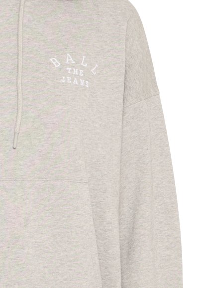 Svetlodeňová mikina s kapucňou vyrobená z bavlnenej zmesi. Obsahuje predný vrecko a vyšívaný nápis "BALL THE JEANS" v bielej farbe.