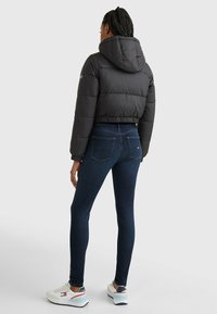 Tommy Jeans Vaqueros pitillo - black denim