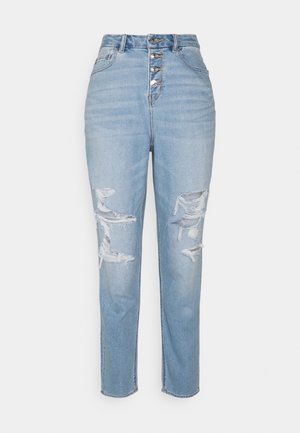 Hellblaue Jeans mit hohem Bund, mehreren vorderen Knopfverschlüssen und Rissen an beiden Knien.