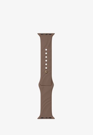 Cinturino per smartwatch in silicone marrone con chiusura pin-and-tuck e molteplici fori di regolazione mostrato su sfondo bianco.