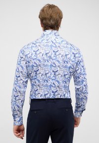 Eterna DYNAMIC COTTON ™ HEMD - MODERN FIT - Camicia - blau
