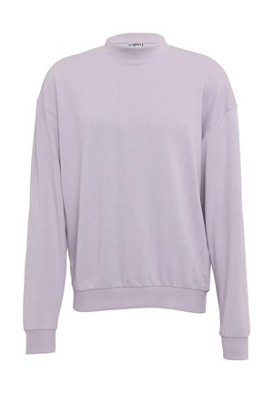 Sudadera de color lavanda claro con un cuello alto, hombros caídos, mangas largas y puños y dobladillo de canalé. Textura de tela suave.