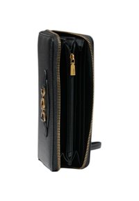 Billetera de cuero negro con herrajes dorados, que cuenta con un compartimento con cremallera, múltiples ranuras para tarjetas y un exterior texturizado.