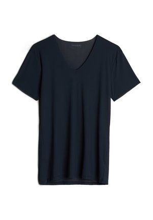 Marineblauw, T-shirt met korte mouwen en een V-hals ontwerp. Gemaakt van zachte, gladde stof met een relaxed fit en zonder zichtbare patronen of accenten.