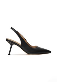 Chaussure à talon haut noire, de type slingback, avec un bout pointu, en cuir lisse. Présente un talon mince et un design à côtés découpés.