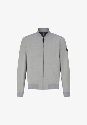 Giubbotto bomber grigio con finitura texturizzata, zip nera e polsini e orlo ribattuti grigi. Presenta un logo rotondo nero sulla manica sinistra.